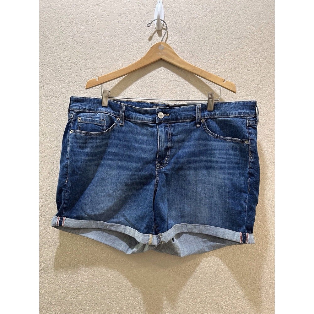Torrid Denim Mid Rise Mid Short Vintage Stretch Plus Size 22 NWT